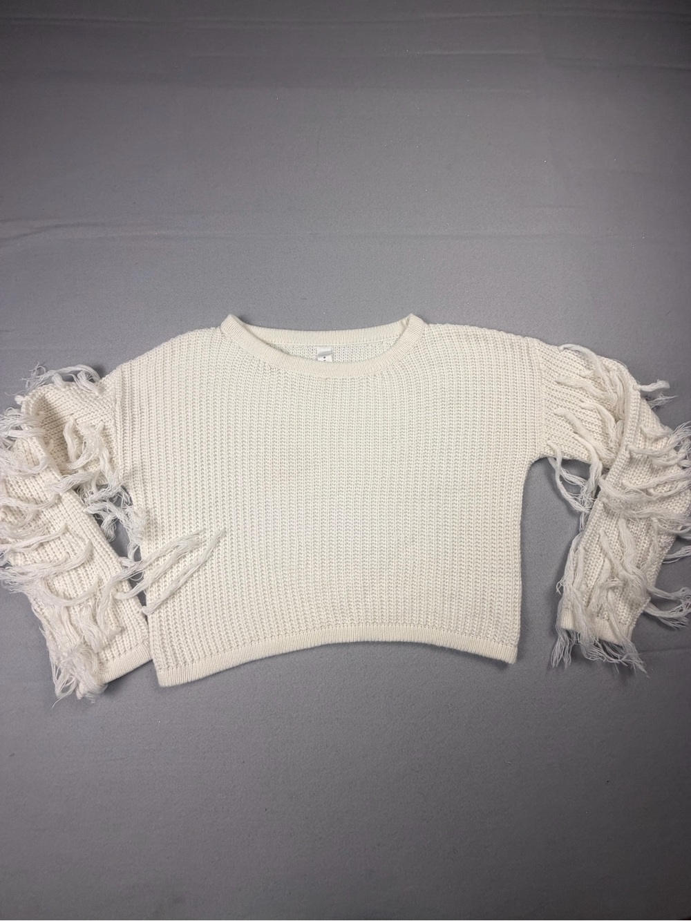 Blue Blush Ivory Cropped Crewneck Sweater with Fringe Sleeves M